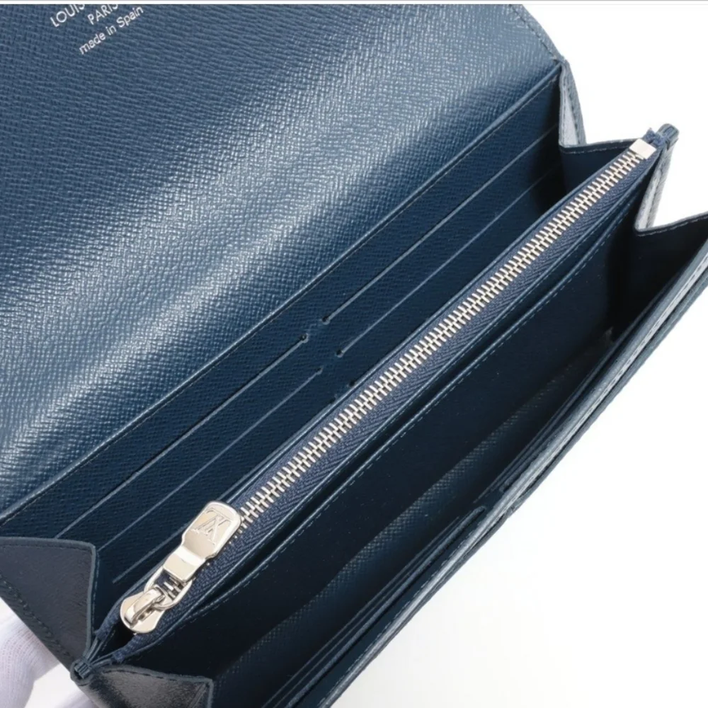Authentic Louis Vuitton Epi Sarah Wallet - Picture 11 of 12